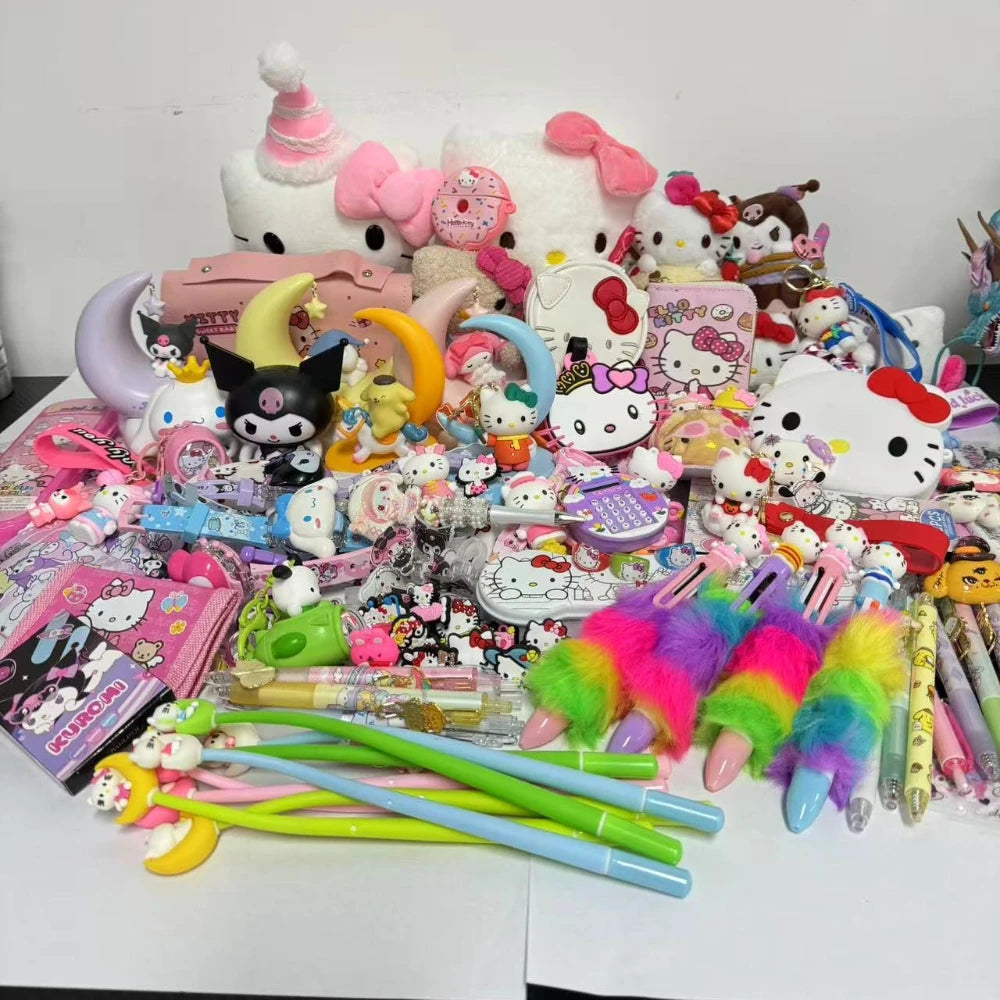SANRIO Surprise Gift Box Set - Random Selection of 10, 20, or 30 Gift Items from Good Feet